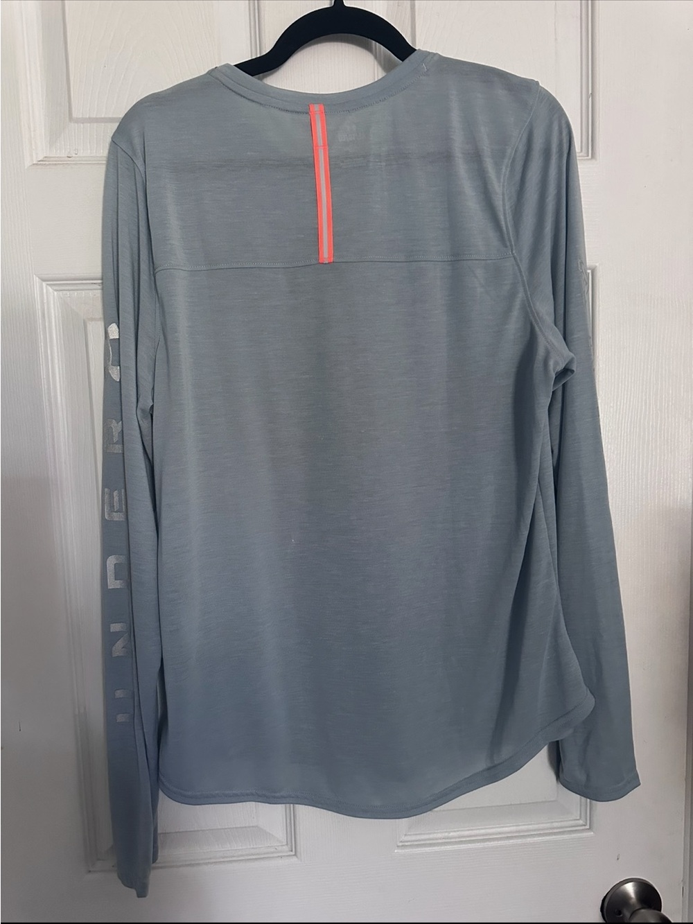 Women’s Under Armour Light Blue Long Sleeve Performance Tee XL - Picture 5 of 5
